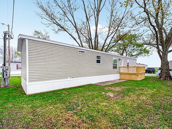 3rd image of 9846 Winchester Dr