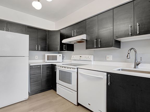 7604 Lakeside Village Dr-10_05052023