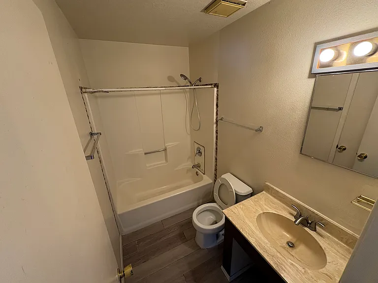 225 Figueroa St NE #4 — Photo 9