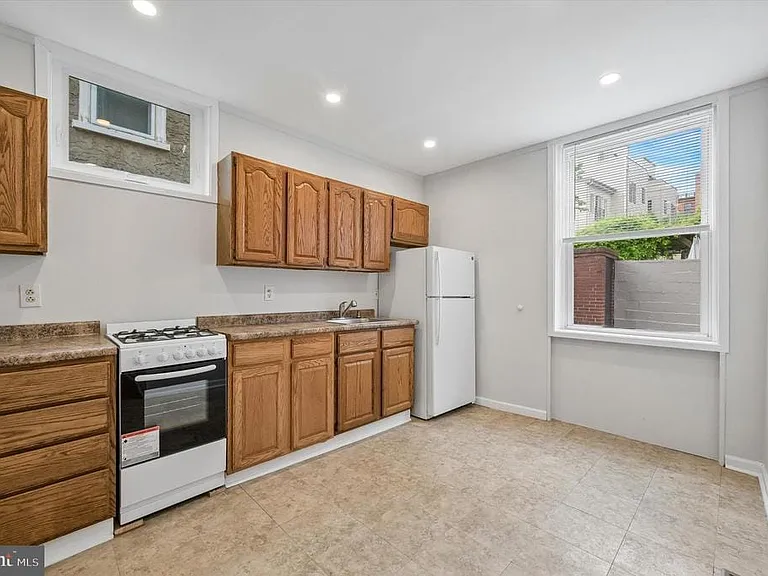 402 Fairmount Ave — Photo 12
