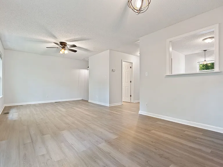 1102 Water Oak Ct — Photo 5