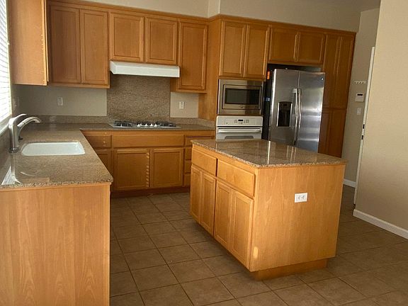 5th image of 2309 Keats Ln