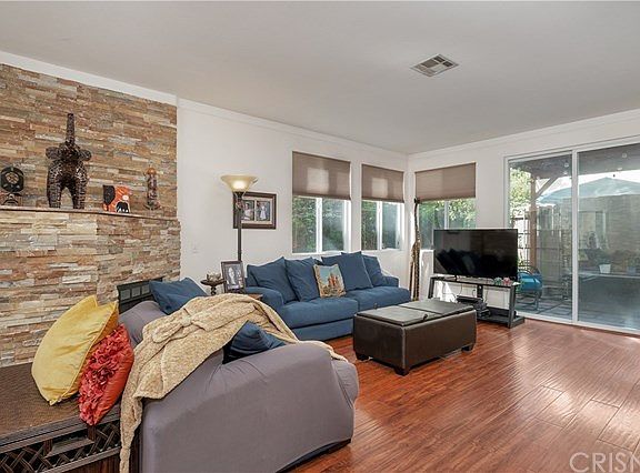 4th image of 9114 Lemona Ave
