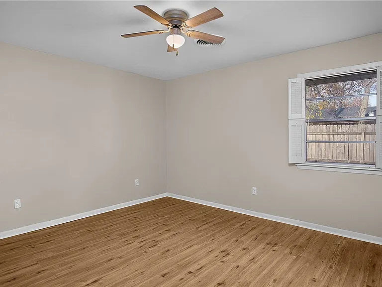 1003 Holik Dr — Photo 19