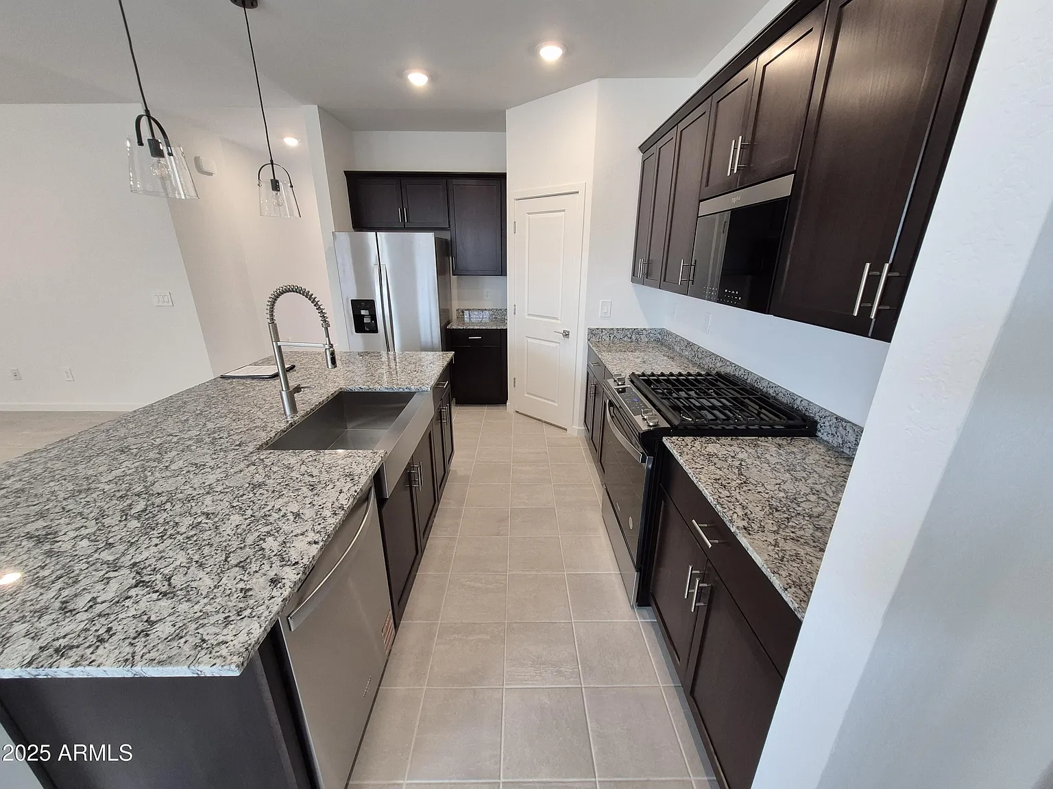 4 bed, 2.0 bath, 1832 sqft, $1,995 — Photo 3
