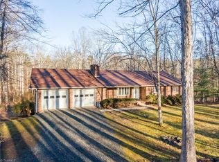 1841 Myrtle Ln, Yadkinville, NC 27055