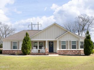 1290 Rocky Creek Rd, Lucedale, MS 39452