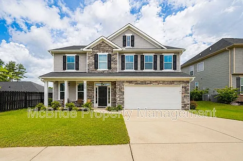 560 Hampton Dr Photo 1
