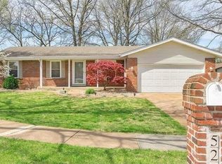 5273 Cathedral Dr, Saint Louis, MO 63129