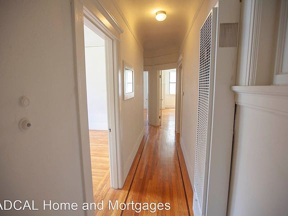 4th image of 204 Hugo St APT 1