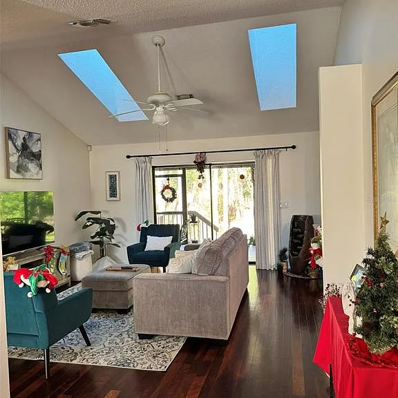 4487 Trails Dr — Photo 4