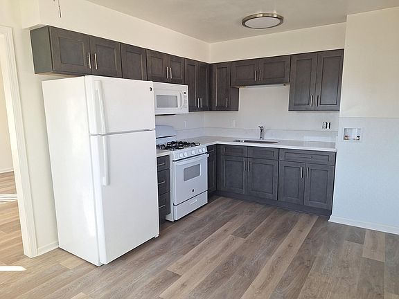 4th image of 4976-78 Clairemont Dr #4978