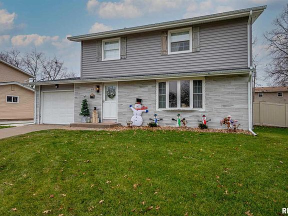 2nd image of 3018 Oxford Dr