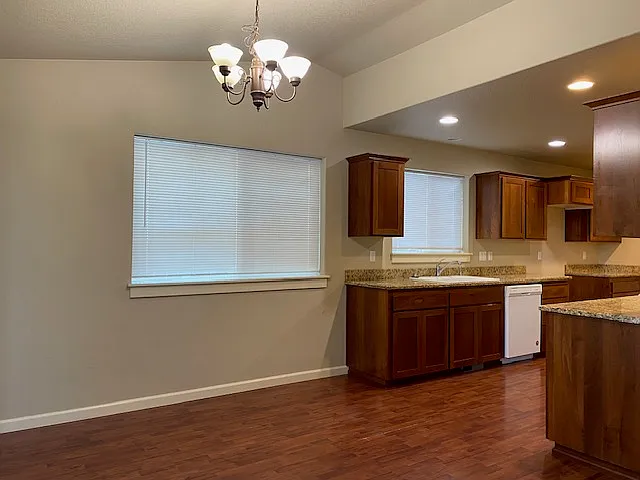 1836 Ash Creek Dr E — Photo 4