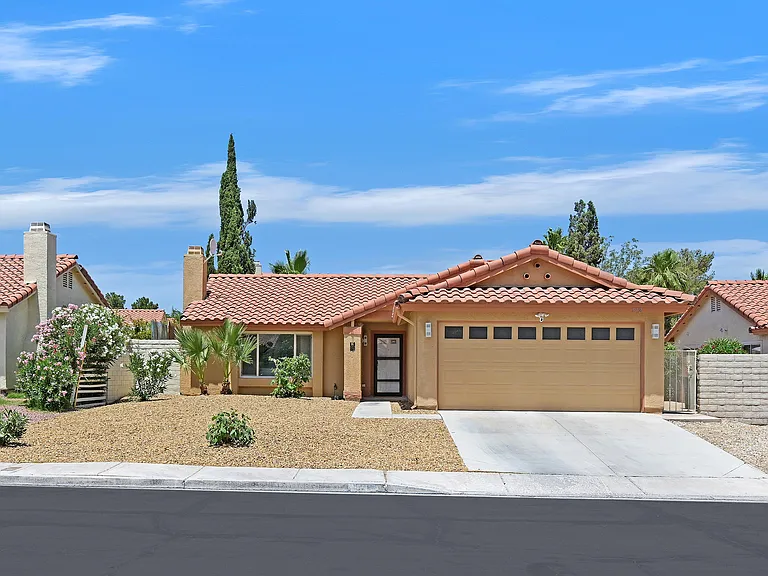 572 Macbrey Dr — Photo 32