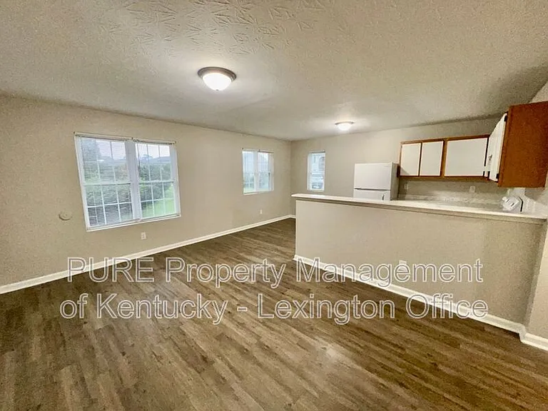 276 Grinder Ct — Photo 3