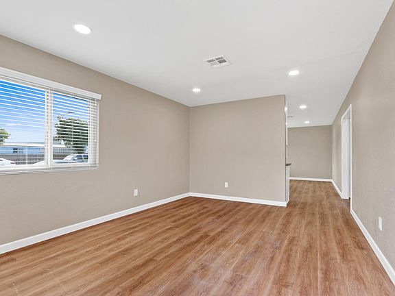 4th image of 12958 Yorba Ave #A