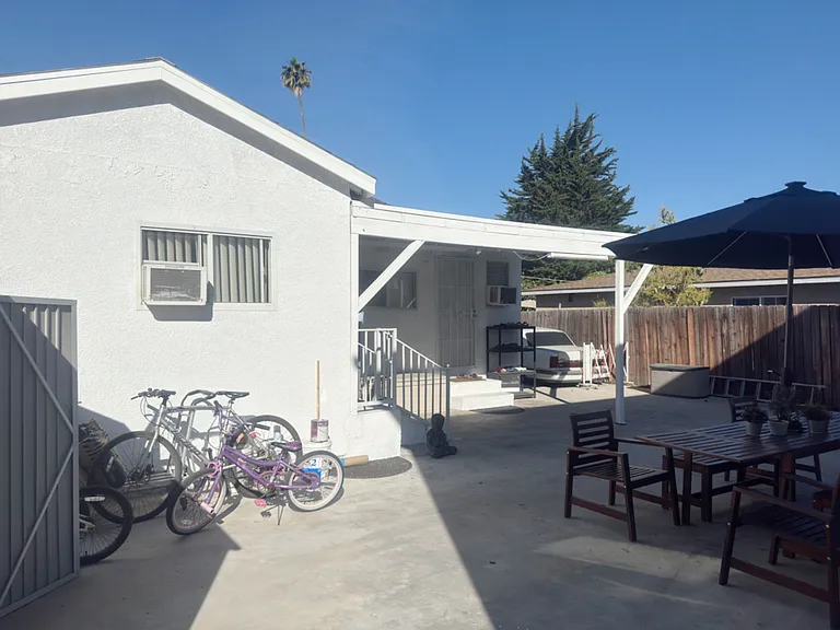 16404 S Menlo Ave — Photo 10