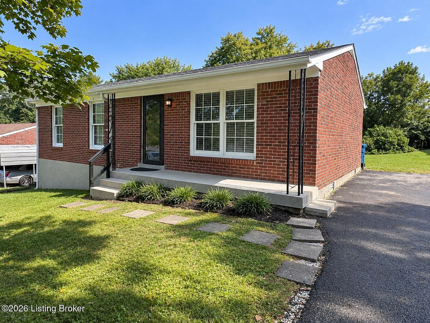3 bed, 1.0 bath, 1100 sqft, $1,595 — Photo 1