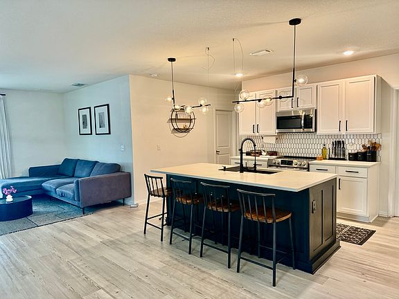 3rd image of 10954 Carlton Fields Dr