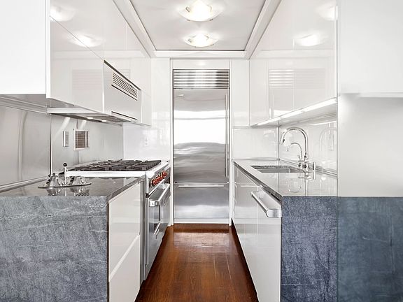 4th image of 10 W 66th St APT 18B