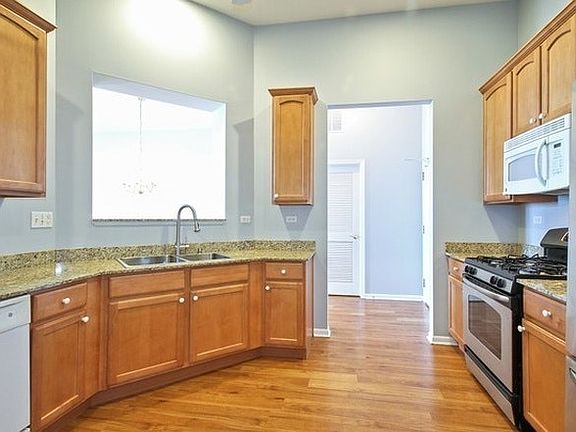 4th image of 1950 Farnsworth Ln Unit 307