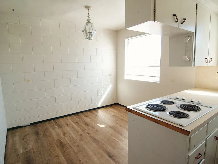 781 Oxford Dr — Photo 5