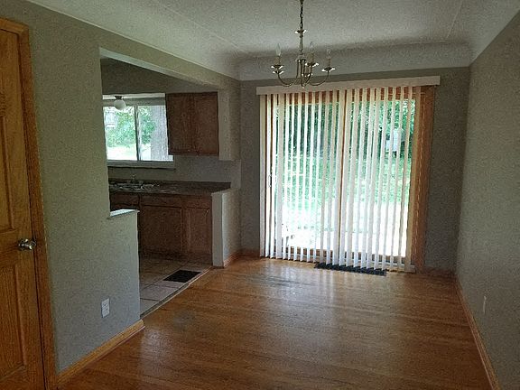 3rd image of 117 Julep Ln