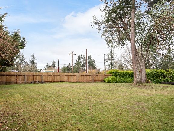 4th image of 10529 108th Ave SW