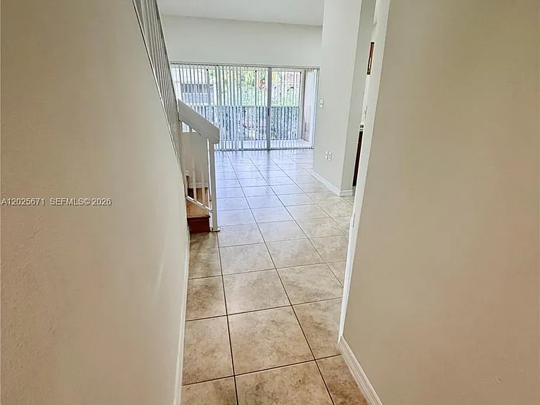 19216 Glenmoor Dr #19216 — Photo 5