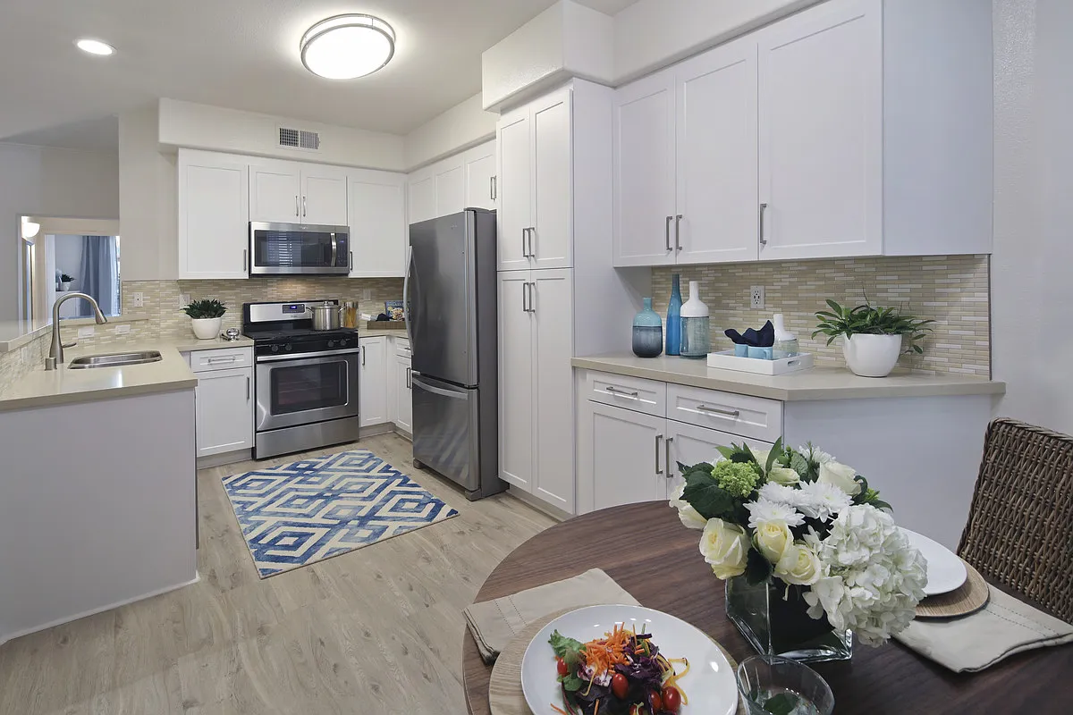 Torrey Villas Apartment Homes — Photo 1