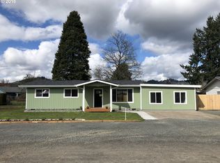 5454 J St, Springfield, OR 97478