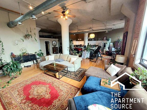 3rd image of 2676 W Grand Ave #1