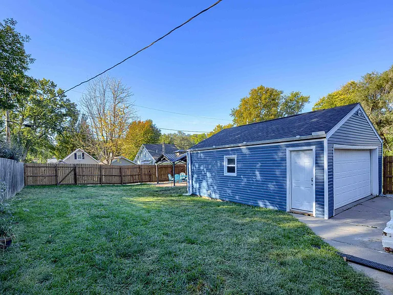 6619 Emmet St — Photo 24