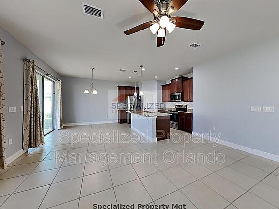 2nd image of 4422 Silver Creek St