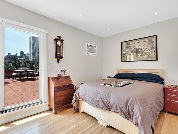 5th image of 338 E 78th St APT 5R