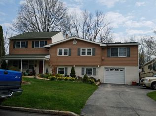 7 Roberts Rd, Malvern, PA 19355