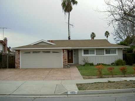 1st image of 483 Tuscarora Dr