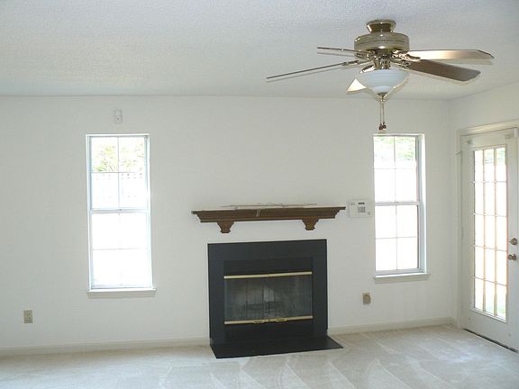 4th image of 4218 Edith Ln APT B