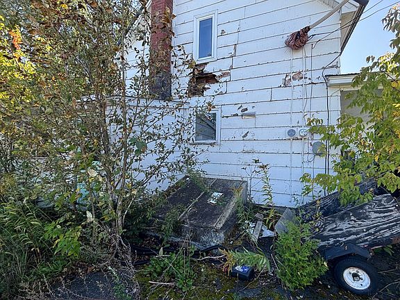 5th image of 9 Traverse Street