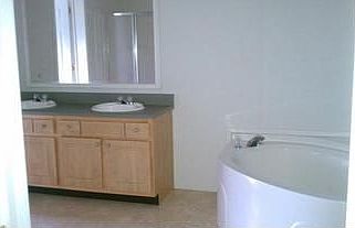 4th image of 212 Weatherstone Dr