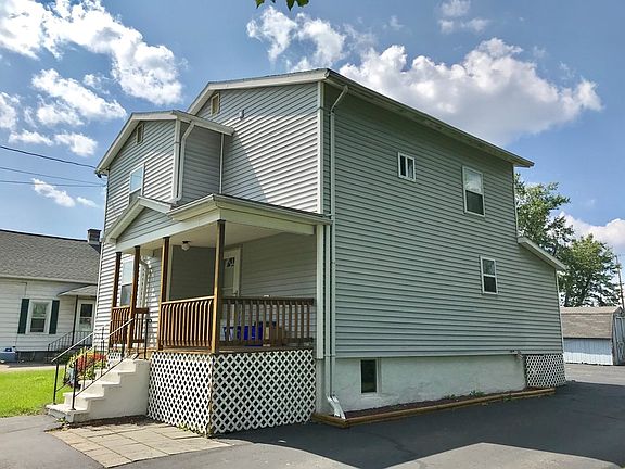 3rd image of 318 Lounsbury Ave