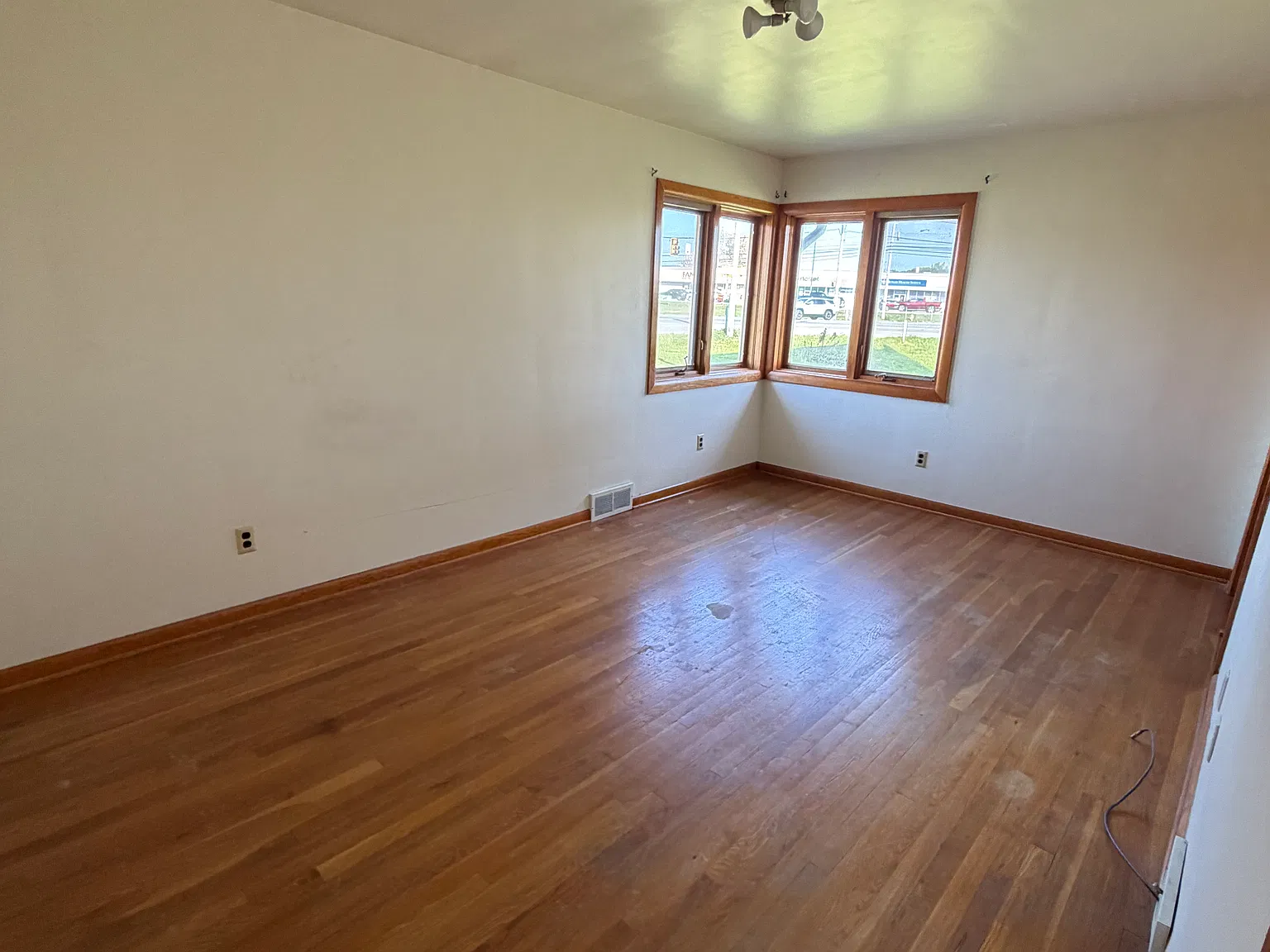 3 bed, 1200 sqft, $1,195 — Photo 3