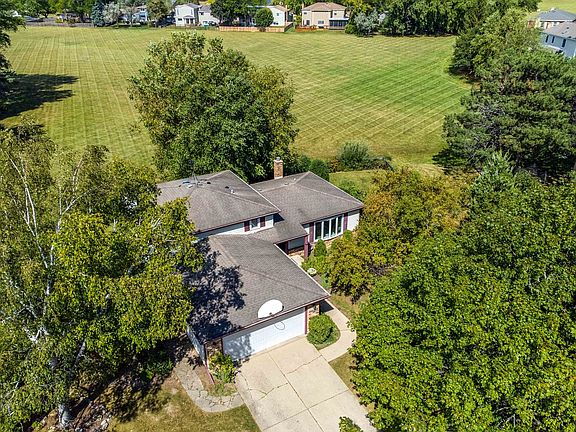 2nd image of 1137 Weeping Willow Ln