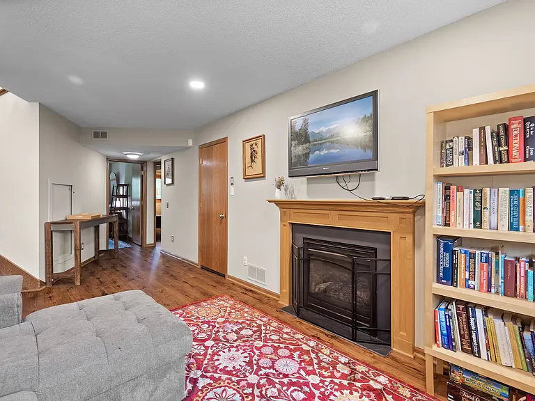 4920 York Ave S — Photo 8