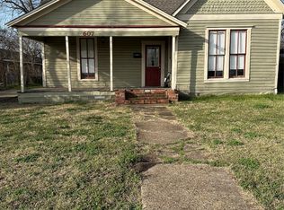 607 SW Main St, Ennis, TX