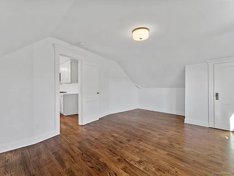 954 Elm St #3 — Photo 11