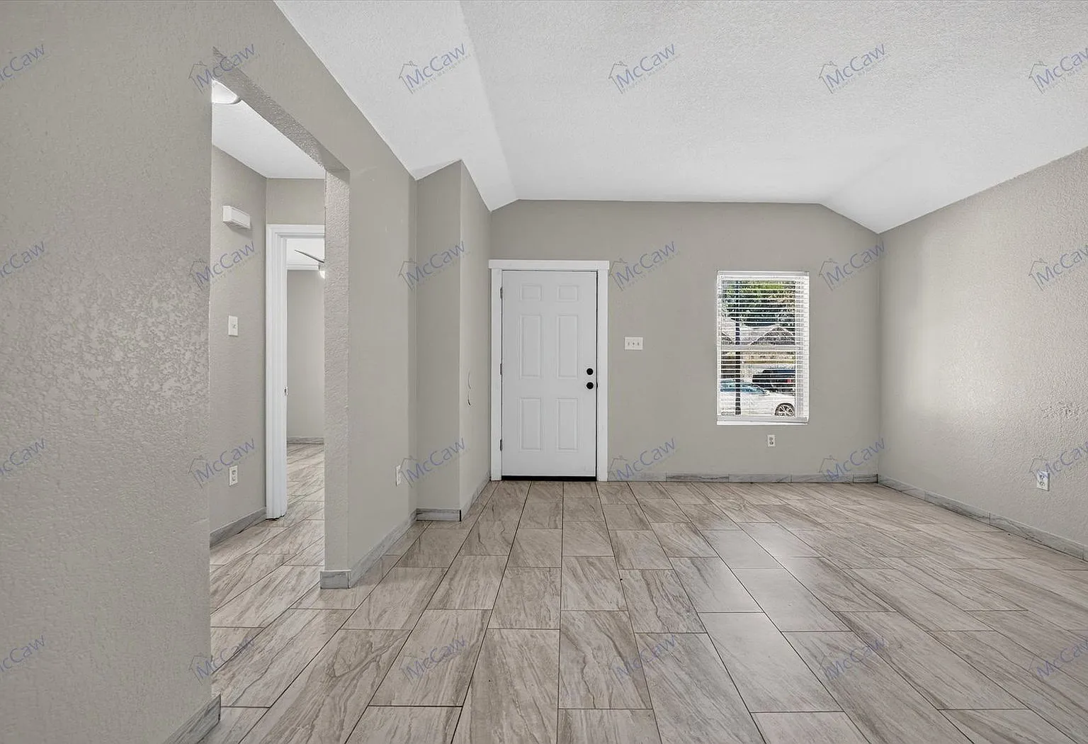 4 bed, 2.0 bath, 1250 sqft, $2,050 — Photo 4