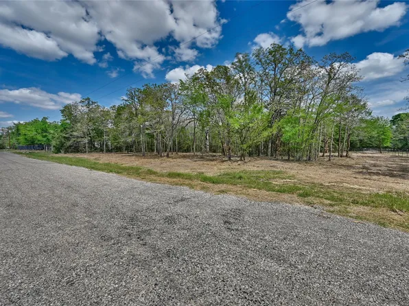 Hollow Bnd, Caldwell, TX 77836