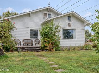 110 N 3rd St, Selah, WA 98942